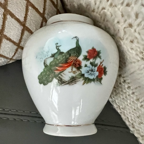 Made in China Other - Vintage ASIAN CHINOISERIE Peacock Botanical FINE Bulbous VASE Made CHINA Imari